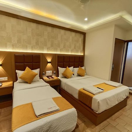 Hotel Riva International Goregaon- Near Nesco مومباي المظهر الخارجي الصورة