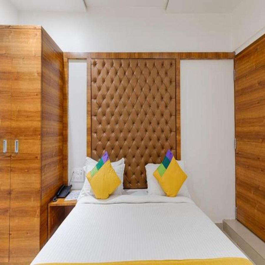 Hotel Riva International Goregaon- Near Nesco مومباي المظهر الخارجي الصورة