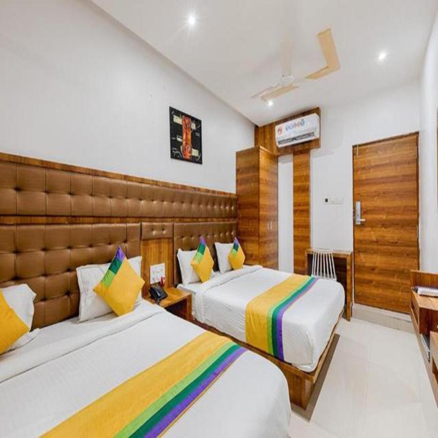Hotel Riva International Goregaon- Near Nesco مومباي المظهر الخارجي الصورة