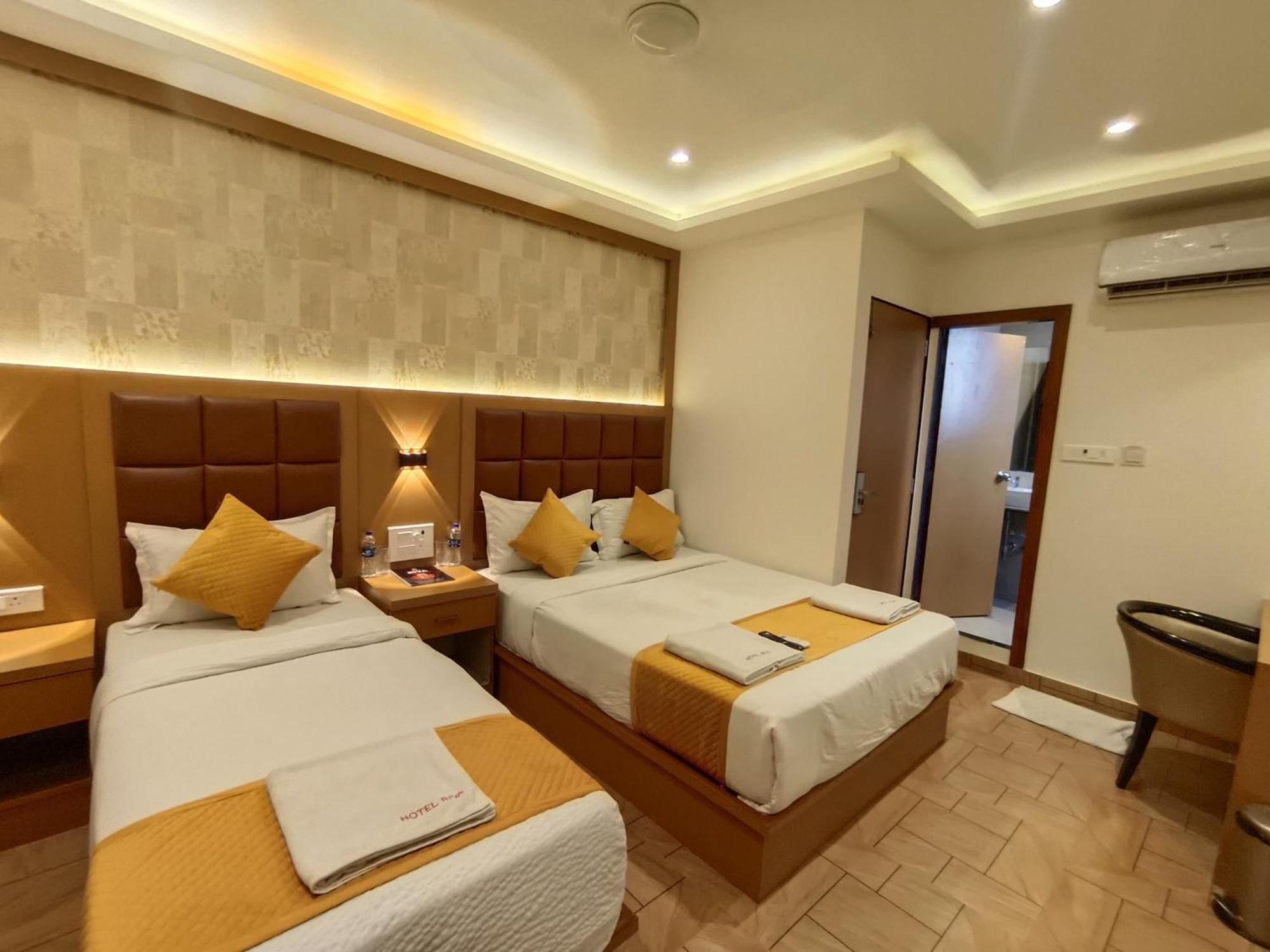 Hotel Riva International Goregaon- Near Nesco مومباي المظهر الخارجي الصورة