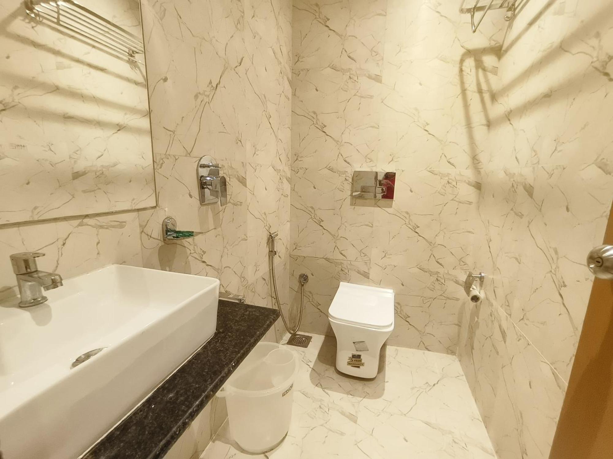 Hotel Riva International Goregaon- Near Nesco مومباي المظهر الخارجي الصورة