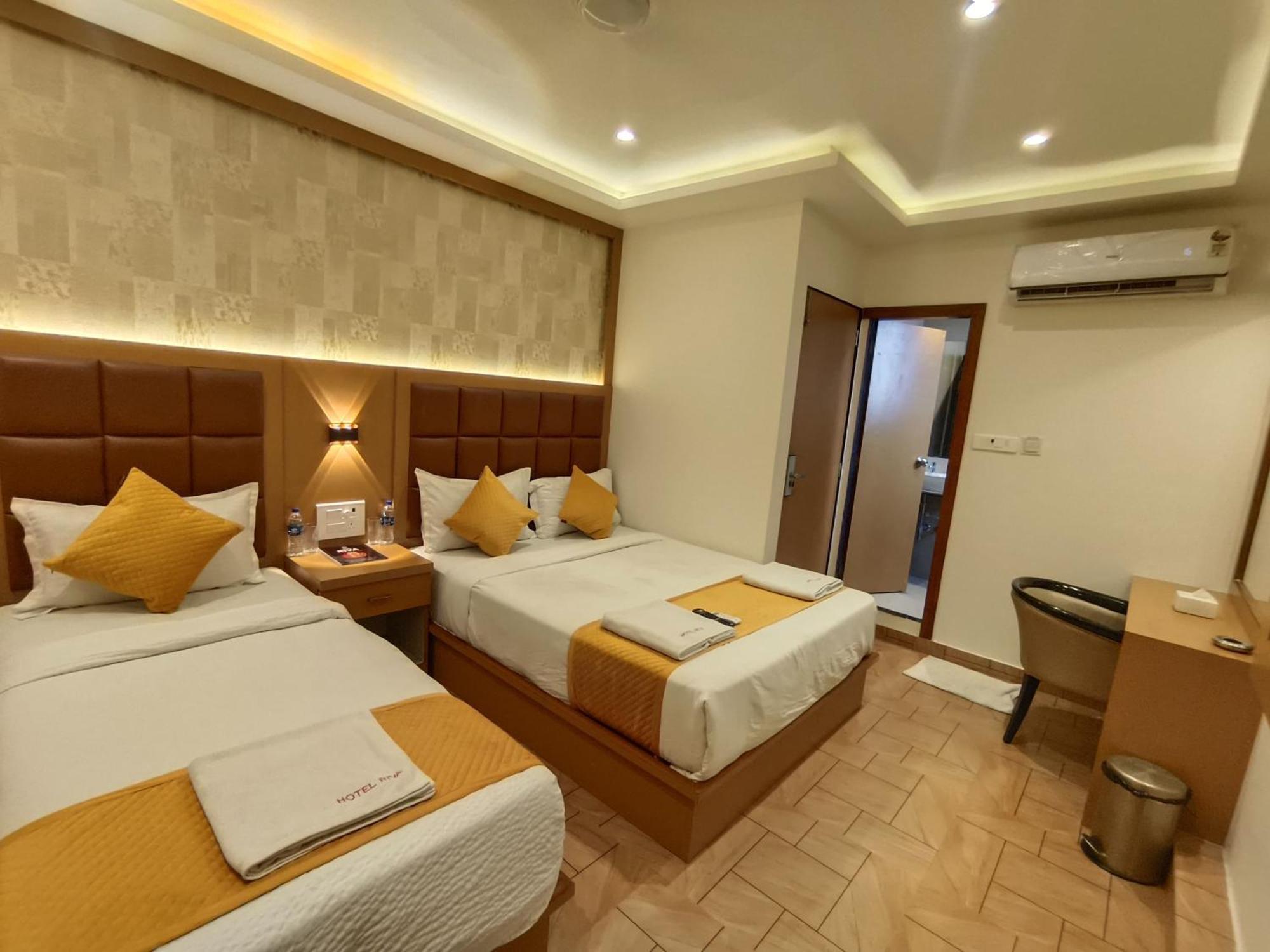Hotel Riva International Goregaon- Near Nesco مومباي المظهر الخارجي الصورة